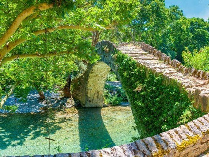 Zagori Hike Kipoi Bridge River Green 