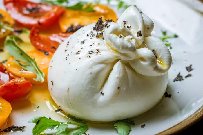 FEAST - Apulia burrata